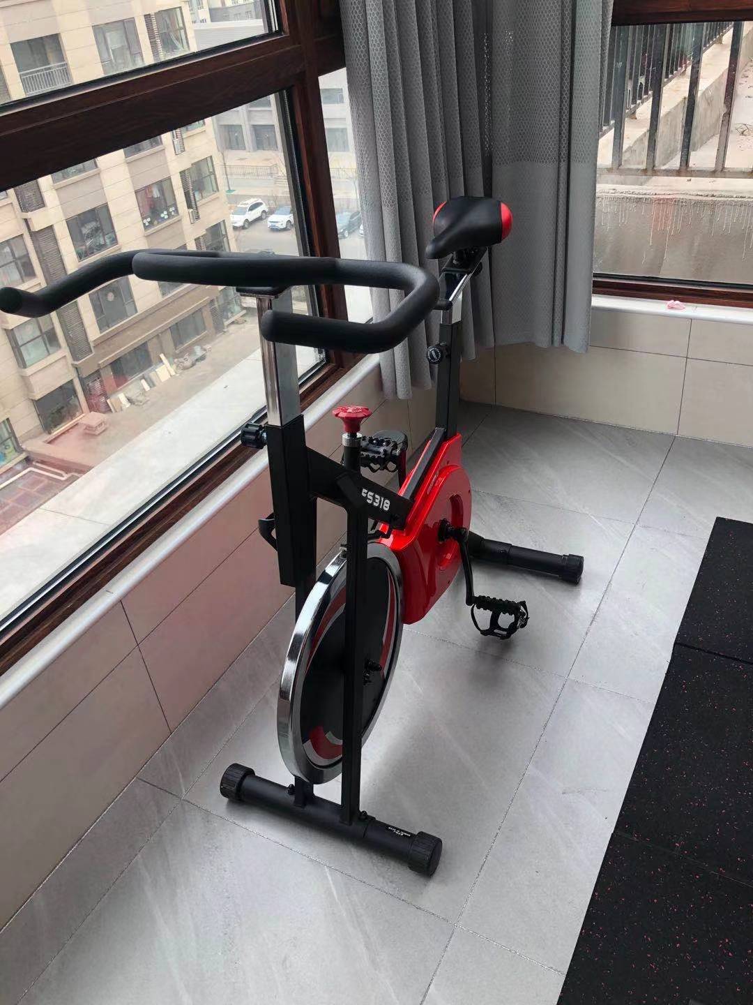 直立式健身車(chē)